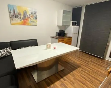 Pension 1.0 Zentral An Der A3;A1 * Leverkusen
